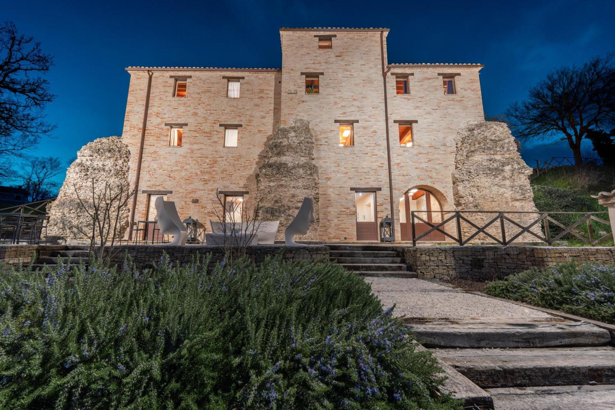 Porta Gemina History Lodge Urbisaglia Kültér fotó